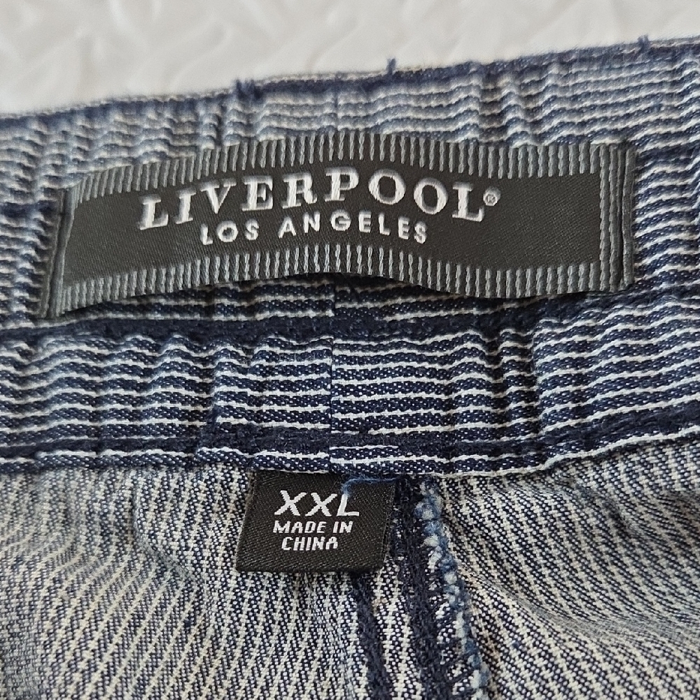 Liverpool Men's Draw String  Shorts . NWT. XXL Blue White